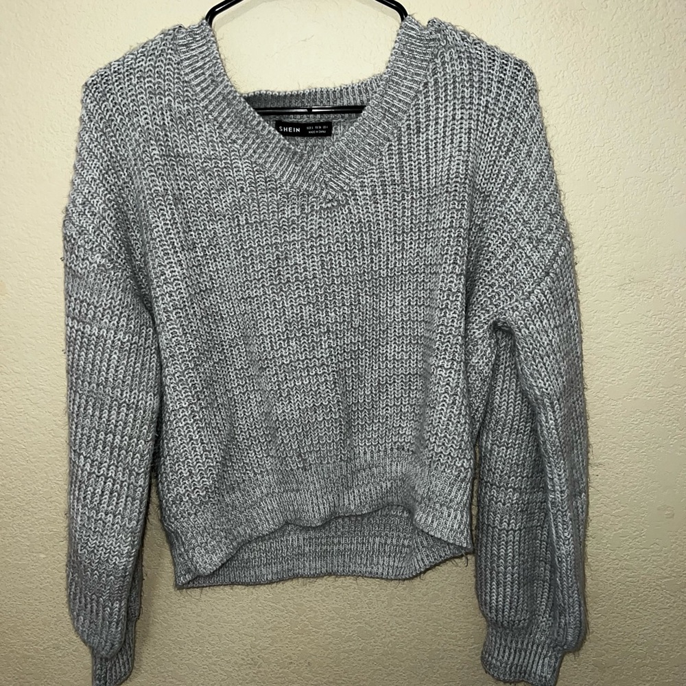 SHEIN Gray Crew Neck Pullover Sweater with Chunky Knit and Relaxed Fit